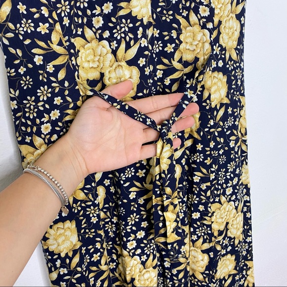 Vintage Betsy Lauren Dark Romantic Floral Short Sleeve Midi Dress Size Medium - Picture 7 of 8